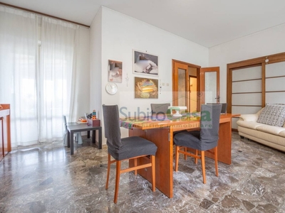 Appartamento in Via Picena, Chieti, 5 locali, 2 bagni, posto auto