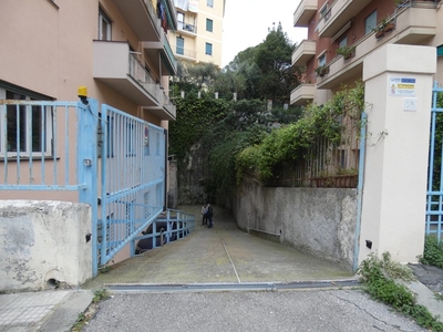 Box in Vendita a Genova, zona Albaro, 60'000€, 40 m²