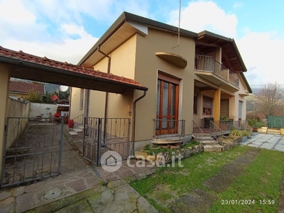 Casa Bi/Trifamiliare in Vendita in a Camaiore