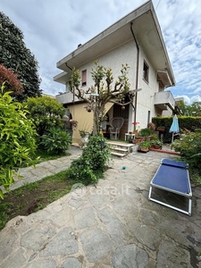 Casa Bi/Trifamiliare in Vendita in Via Gian Lorenzo Bernini a Pietrasanta