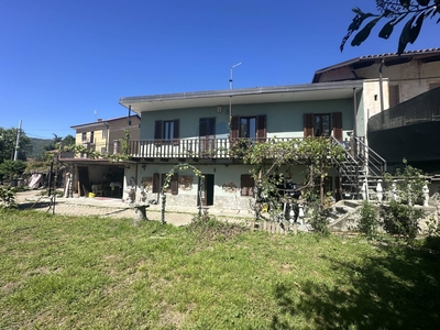 Casa indipendente con terrazzo, Bruino centro storico