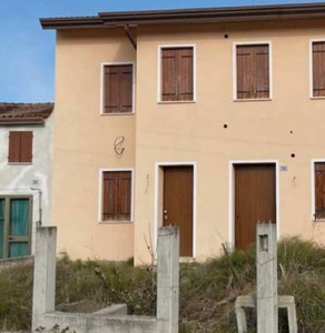 Casa indipendente in Vendita a Piacenza d'Adige