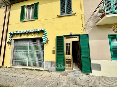 Casa indipendente in Vendita in Piazza Vittorio Veneto 37 a Serravalle Pistoiese