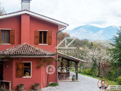 Casa indipendente in Vendita in Via Croda 10 a Farra di Soligo