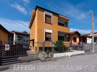 Casa indipendente in Vendita in Via R. Sanzio 7 a Melzo