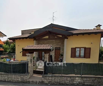 Casa indipendente in Vendita in Via Santa Giulia a Travagliato