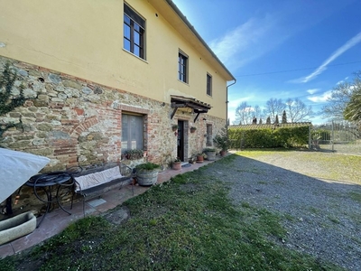Casale in Vendita a Siena, zona San Giovanni a Cerreto, 1'200'000€, 450 m², con Box