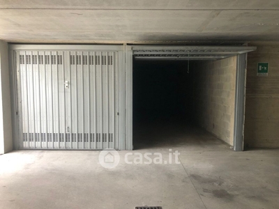 Garage/Posto auto in Vendita in Via Pace 23 a Meda