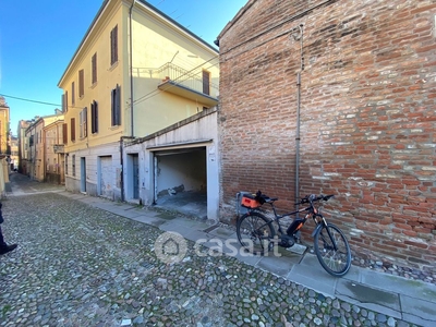 Garage/Posto auto in Vendita in Vicolo del Leoncorno 7 a a Ferrara