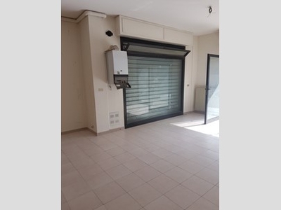 Immobile commerciale in Affitto a Pescara, zona Zona Tiburtina, 400€, 90 m²