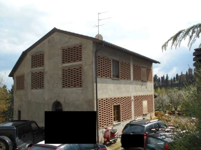 Porzione di casa in Via Orazio Bacci, Castelfiorentino, 5 locali