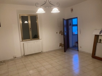 Quadrilocale in Via di Salviano 201, Livorno, 1 bagno, 80 m², 1° piano