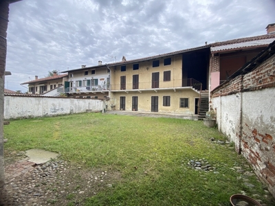 Rustico a San Giusto Canavese, 5 locali, 1 bagno, 180 m² in vendita