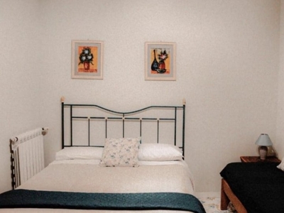 Stanze in affitto in un appartamento con 2 camere da letto a Napoli