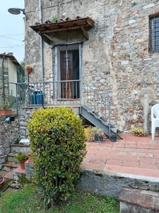 Terratetto - terracielo a Pescaglia, 3 locali, 2 bagni, posto auto