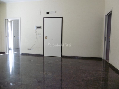 Trilocale in Affitto a Barletta, zona Centro, 590€, 80 m²