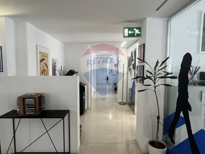 Ufficio in Affitto a Milano, zona Centro Storico, 17'500€, 460 m²
