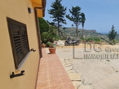 VILLA A CASTELLAMMARE DEL GOLFO