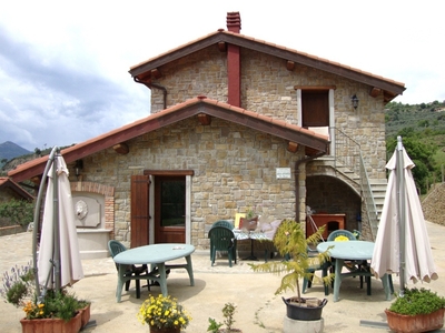 Villa a Dolceacqua, 837 m² in vendita