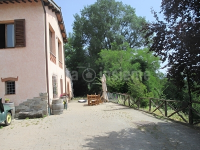 Villa a Scarperia e San Piero, 5 locali, 2 bagni, giardino privato