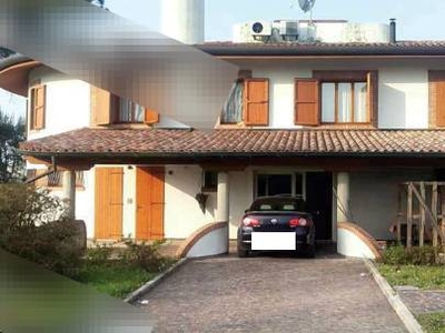 Casa indipendente in Vendita a Montevarchi Moncioni