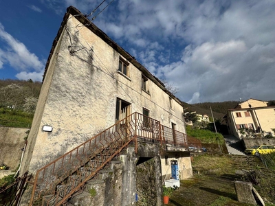 Villa in Vendita a Toscolano-Maderno Gaino