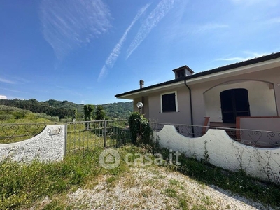 Villa in Vendita in Nocchi a Camaiore