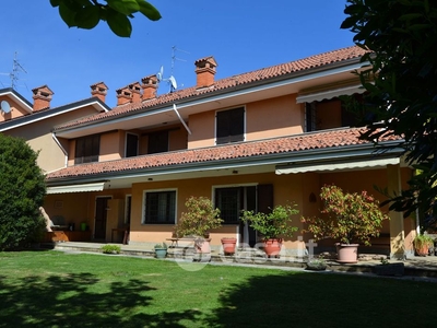 Villa in Vendita in Strada Barazzetto - Vandorno 15 a Biella