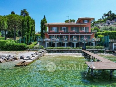 Villa in Vendita in Via Preone 18 a San Felice del Benaco