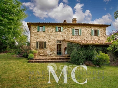 Villa in Vendita in Via Roma 43 a Greve in Chianti