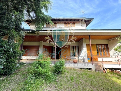 Villa in Viale Italia, Lodi, 7 locali, 3 bagni, con box, 360 m²