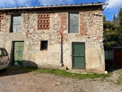 Rustico da ristrutturare, Lucca balbano