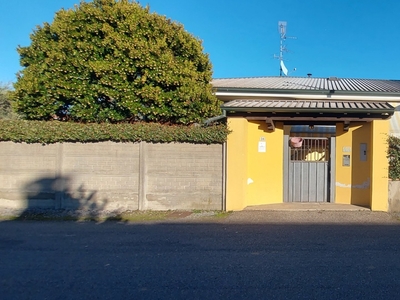 Villa Bifamiliare con giardino a Arconate