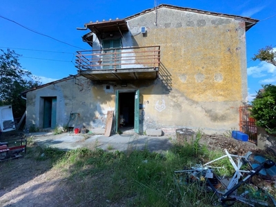 Villa Bifamiliare con giardino, Bientina santa colomba