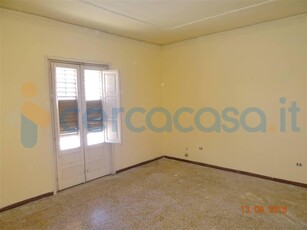 Appartamento da ristrutturare, in vendita in Via Caltanissetta 8, San Cataldo