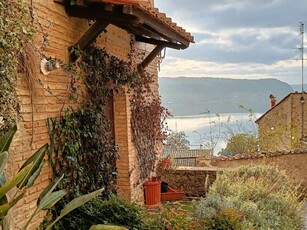 APPARTAMENTO IN VENDITA AL CENTRO STORICO DI ANGUILLARA