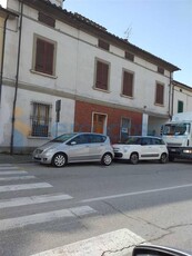 Casa semi indipendente in vendita a Cascina