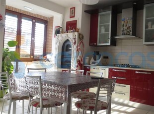 Casa singola in ottime condizioni, in vendita in Via Del Pino, Monteriggioni