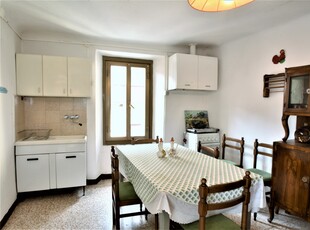 DUMENZA - ZONA RUNO - VENDESI APPARTAMENTO CON GIARDINO PRIVATO