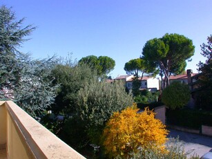 Fano Signorile cielo terra in zona residenziale