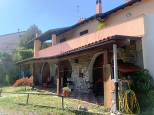 Imperia - ZONA ONEGLIA PERIFERIA VENDESI VILLA CON GIARDINO PRIVATO