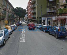 Negozio da ristrutturare, in vendita in Viale Principe Umberto, Messina