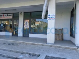 Negozio in vendita in Contrada Madama Lena, Gioiosa Ionica