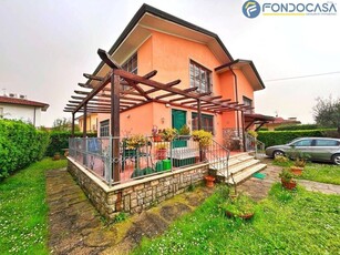 Prestigiosa casa di 160 mq in vendita Via Vittorio Veneto, Pietrasanta, Toscana