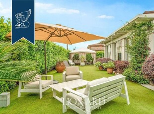 Prestigiosa villa di 282 mq in vendita, Seravezza, Italia