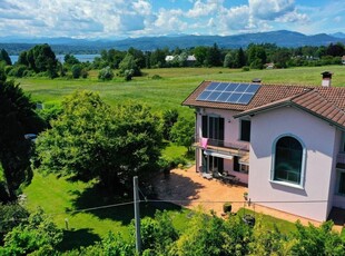 Prestigiosa villa in vendita Via Angera, Sesto Calende, Lombardia
