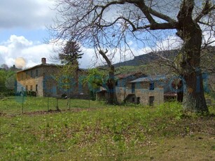 Rustico casale da ristrutturare in vendita a Greve In Chianti