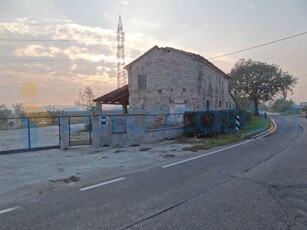 Rustico casale da ristrutturare in vendita a Santarcangelo Di Romagna