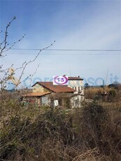 Rustico casale da ristrutturare, in vendita in Strada Pontestura, Casale Monferrato