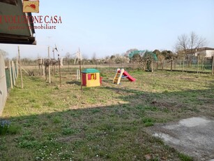 Villa bifamiliare di 200 mq a Turriaco